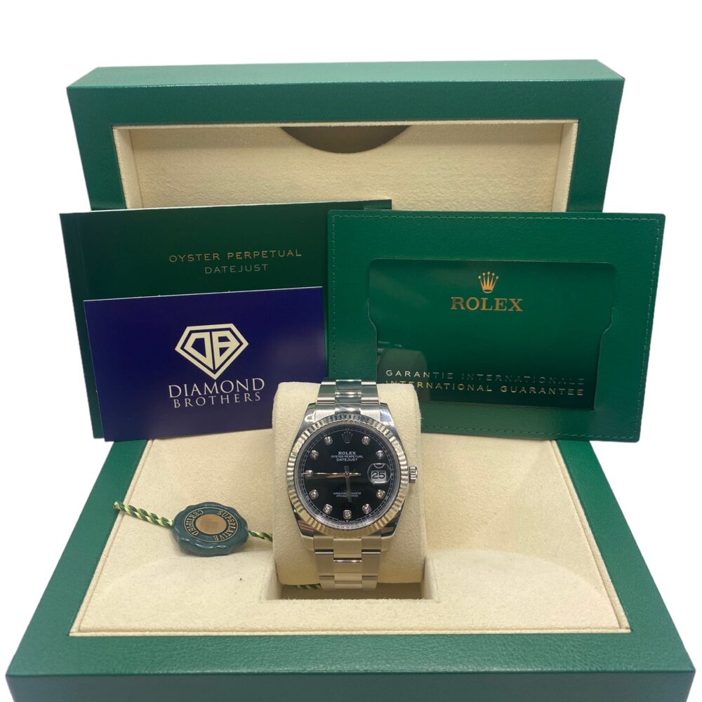 Rolex Datejust 41 126334 2020 Diamond dot black dial.