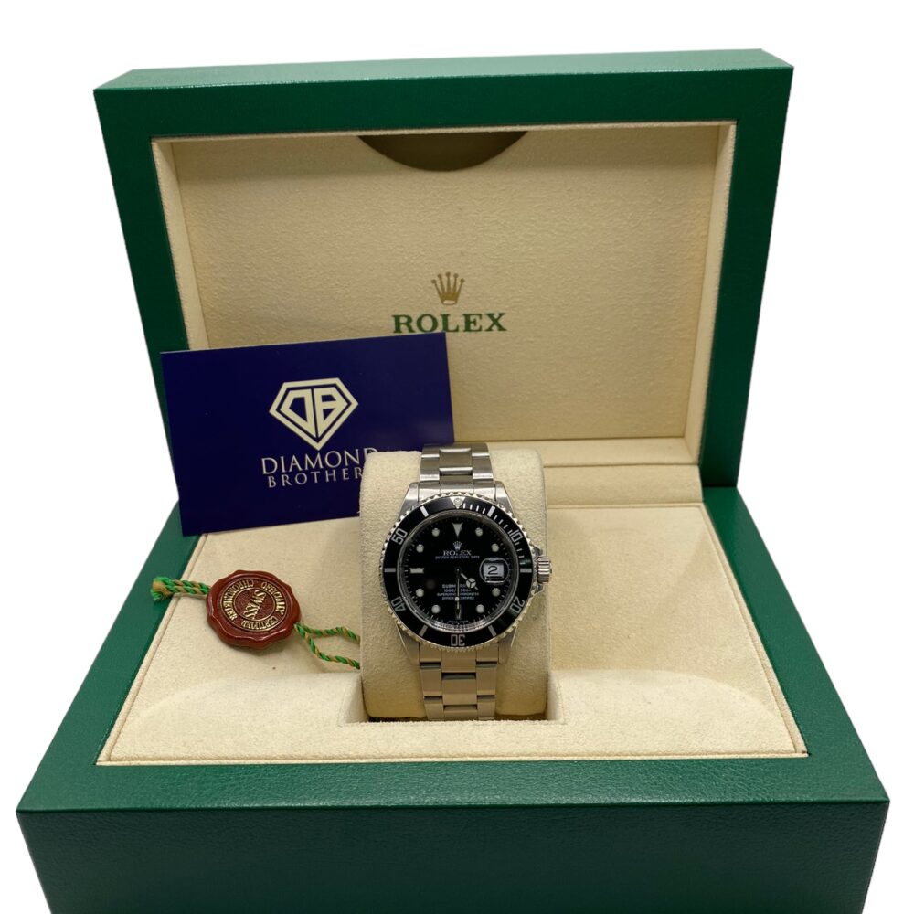 Rolex 16610 Submariner 40mm Pre-Ceramic 1994 Stainless Steel with box & warranty.