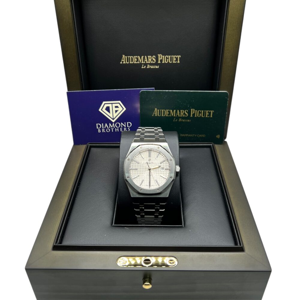 Audemars Piguet 15400ST 2017 With Box And Papers.
