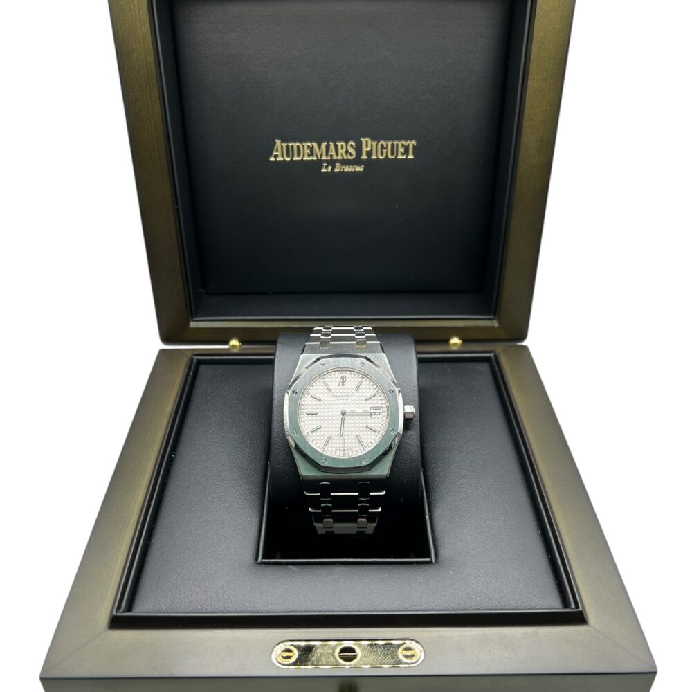 Audemars Piguet 15202st With Box And Warranty.