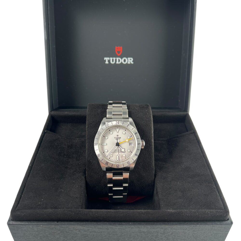 Tudor Black Bay 79470 2025 With Box And Papers.